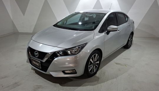 Nissan • Versa