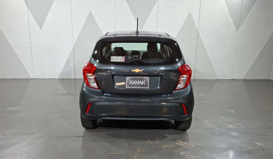 Chevrolet Spark 1.4 LT F AUTO Hatchback 2018