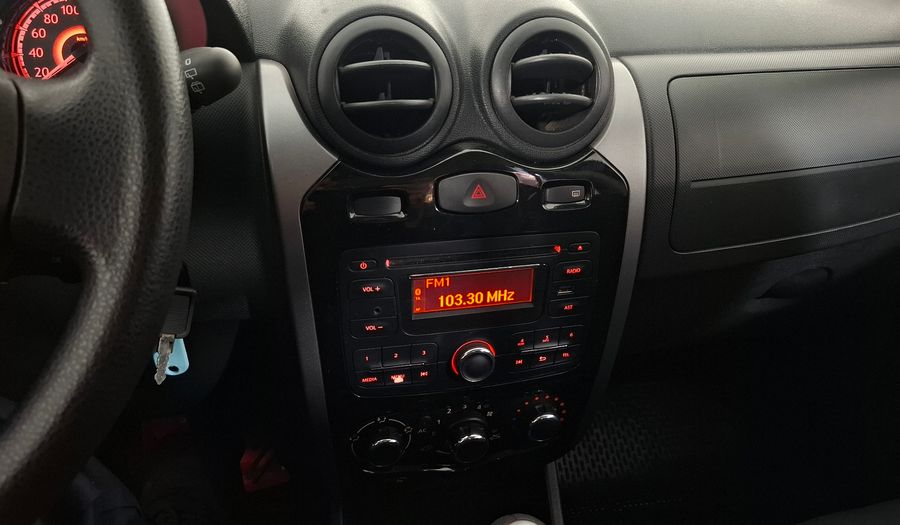 Renault Sandero 1.6 8V AUTHENTIQUE PACK I Hatchback 2014