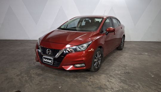 Nissan • Versa