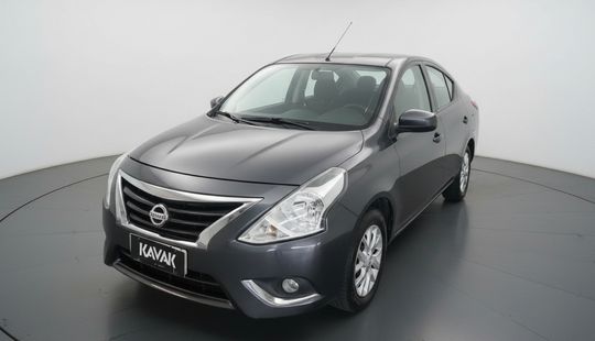 Nissan • Versa