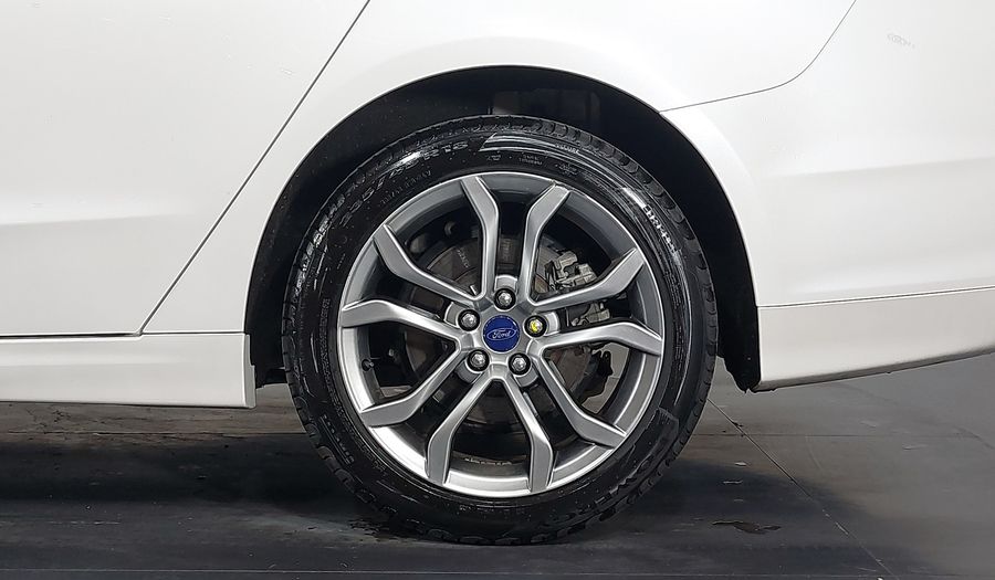 Ford Fusion SEL Sedan 2017