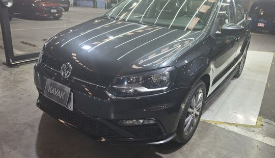 Volkswagen • Polo