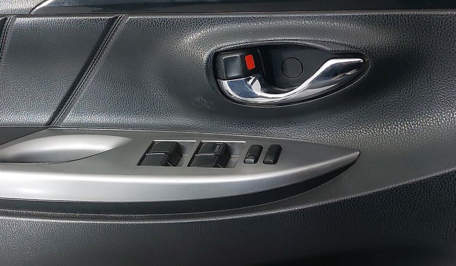 Toyota Yaris 1.5 SE MT 5PTAS Hatchback 2017