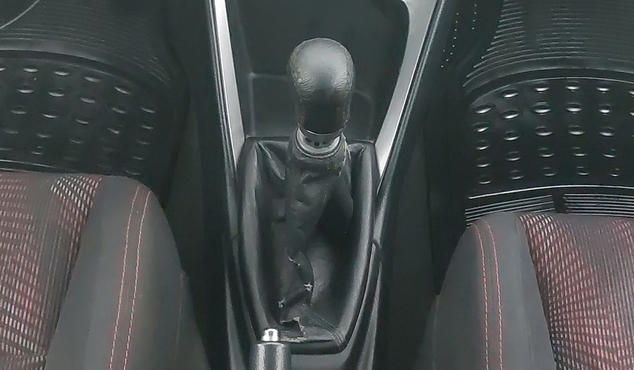 Toyota Yaris 1.5 SE MT 5PTAS Hatchback 2017