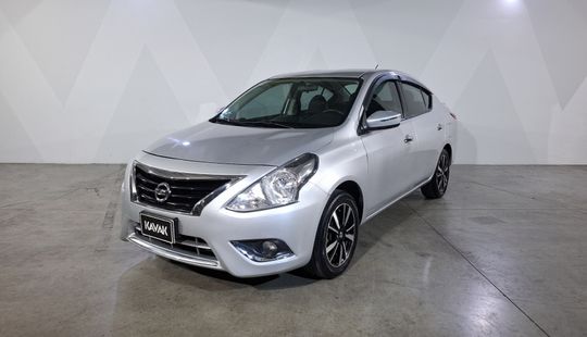 Nissan • Versa