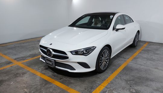 Mercedes Benz • Clase CLA