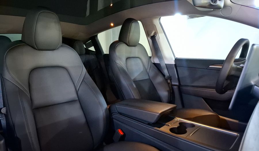 Tesla Model Y BEV RWD AUTO Suv 2025