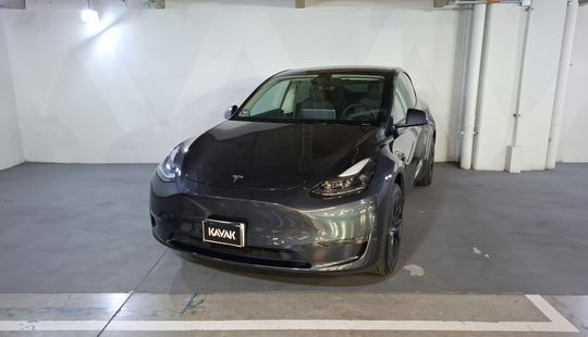 Tesla • Model Y