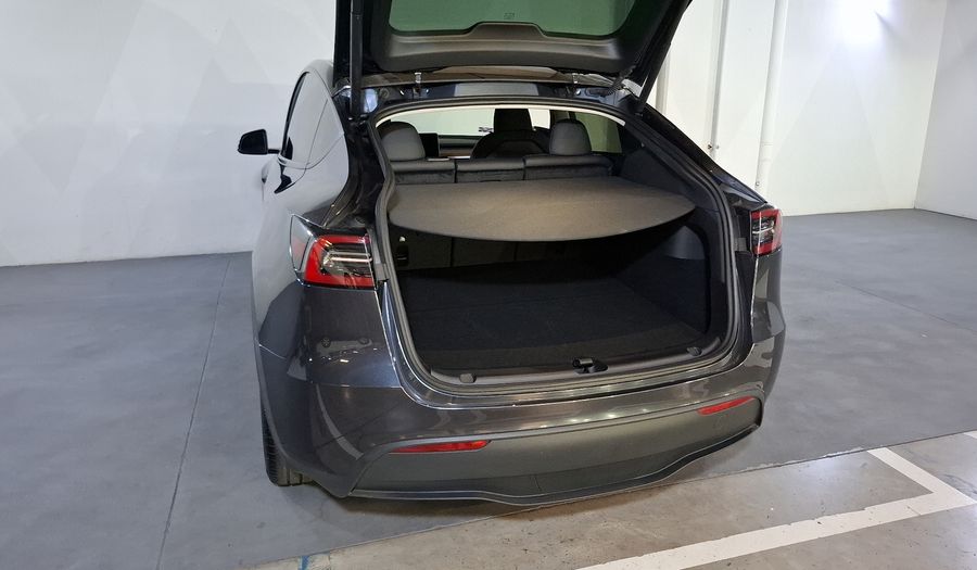 Tesla Model Y BEV RWD AUTO Suv 2025