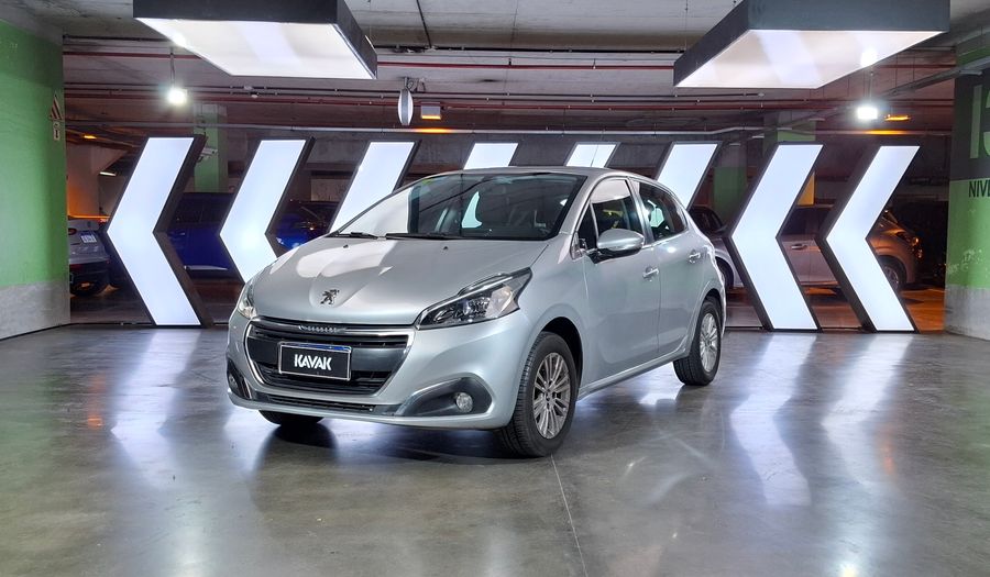 Peugeot 208 1.6 ALLURE Hatchback 2018