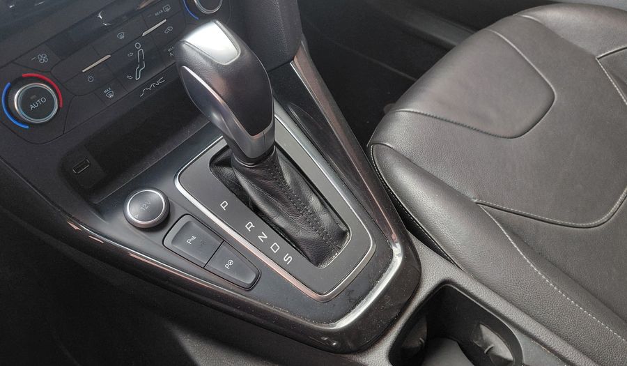 Ford Focus Iii 2.0 TITANIUM POWERSHIFT Hatchback 2016