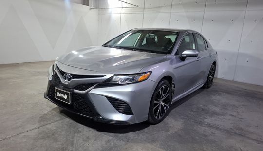 Toyota • Camry