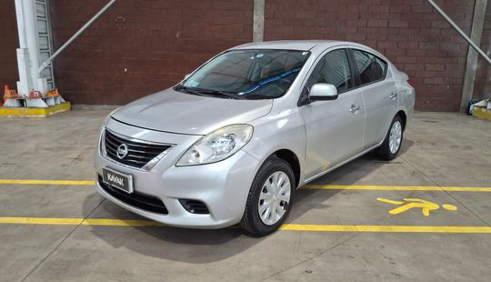 Nissan • Versa