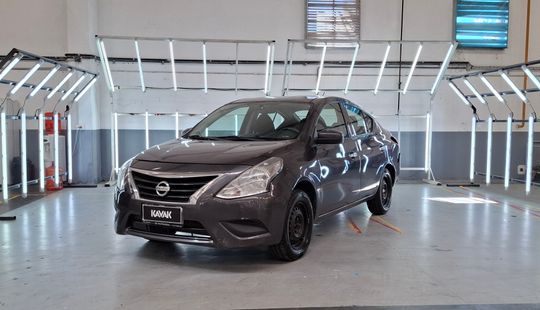Nissan • Versa