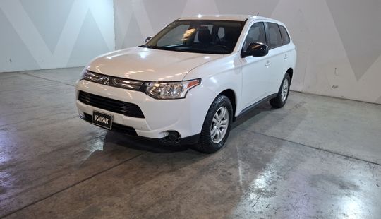 Mitsubishi • Outlander