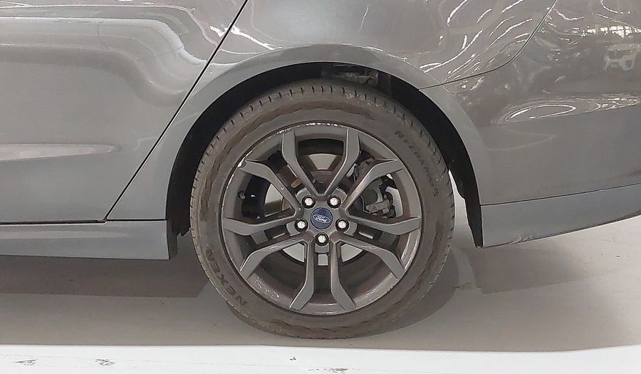 Ford Fusion SEL Sedan 2018