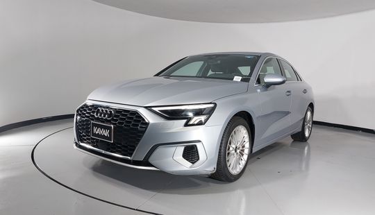 2023 • 20,700 km • Automático