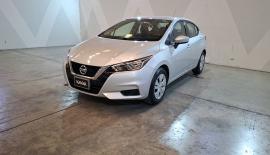 Nissan • Versa