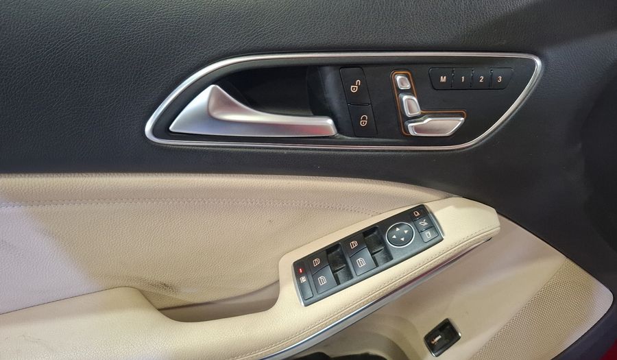 Mercedes Benz Clase Gla 1.6 GLA 200 SPORT DCT Suv 2020