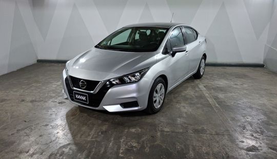 Nissan • Versa