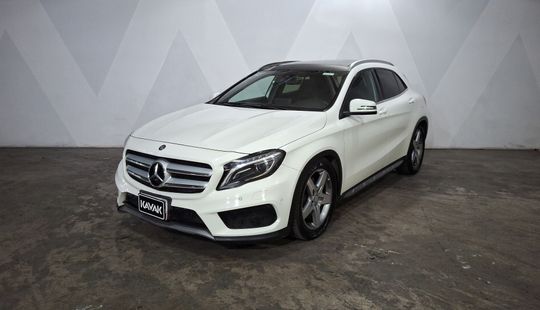 Mercedes Benz • Clase GLA