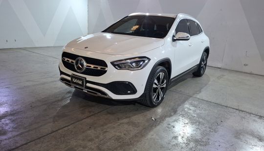 Mercedes Benz • Clase GLA