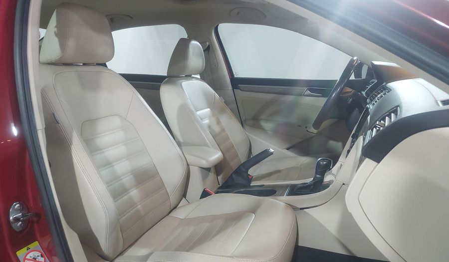 Volkswagen Passat 2.5 HIGHLINE Sedan 2017