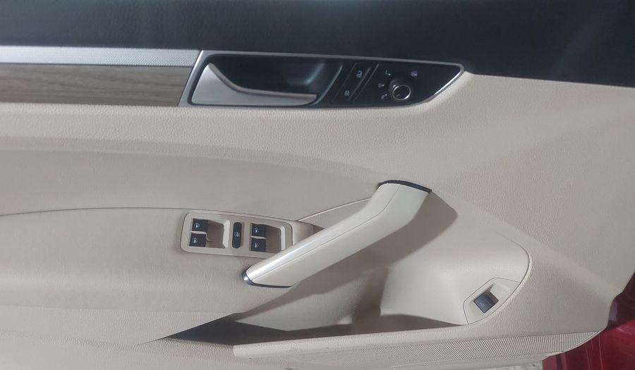 Volkswagen Passat 2.5 HIGHLINE Sedan 2017