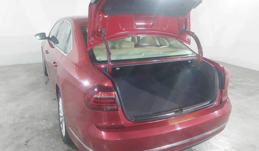 Volkswagen Passat 2.5 HIGHLINE Sedan 2017