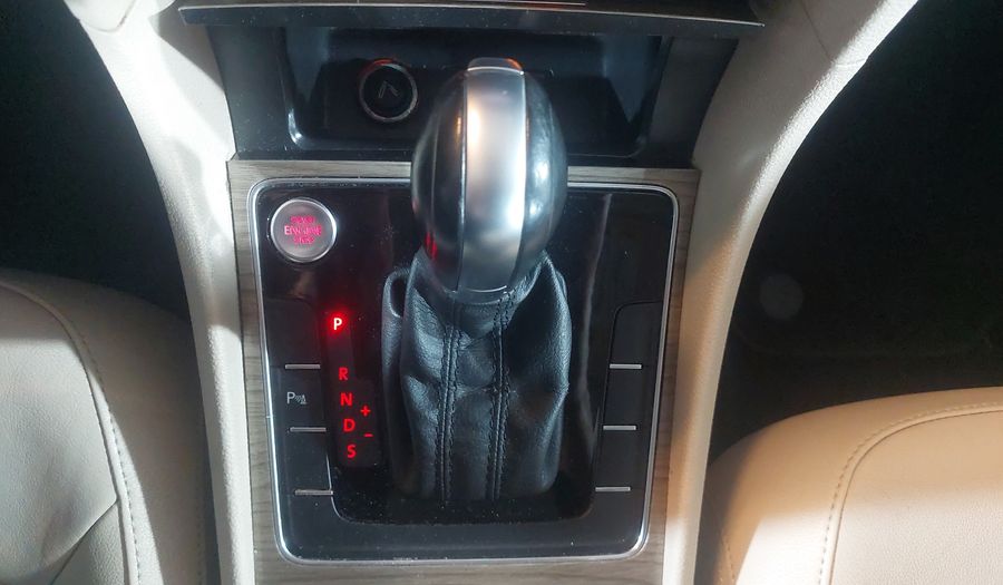 Volkswagen Passat 2.5 HIGHLINE Sedan 2017