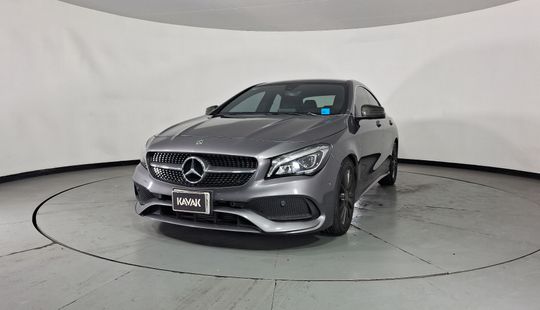 Mercedes Benz • Clase CLA