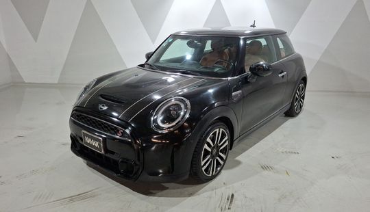 2022 • 30,504 km • Automático
