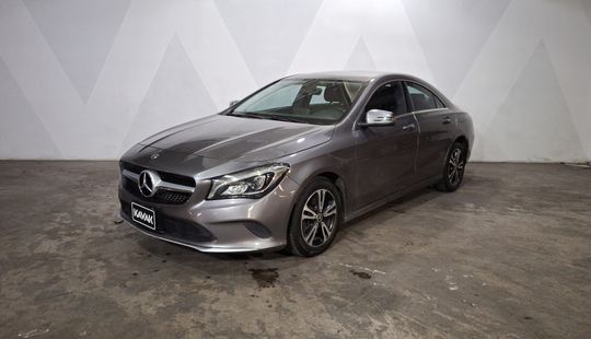 Mercedes Benz • Clase CLA