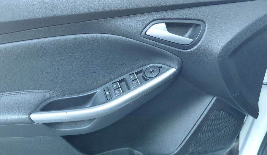 Ford Focus Iii 2.0 SE PLUS POWERSHIFT Hatchback 2015
