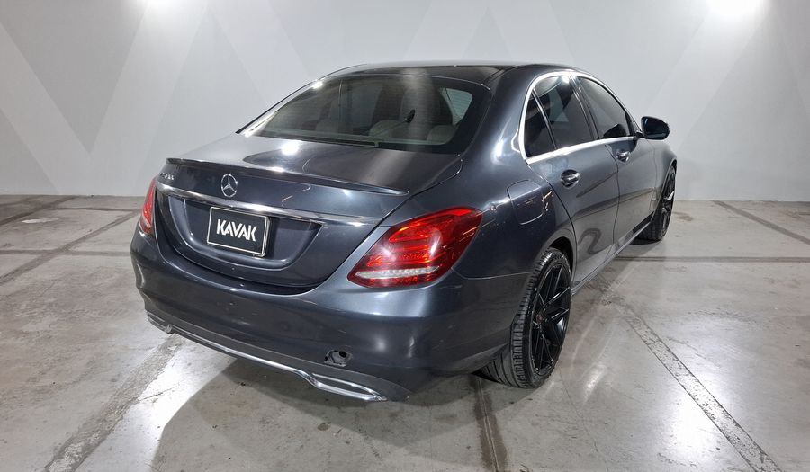 Mercedes Benz Clase C 2.0 200 CGI SPORT AT Sedan 2016