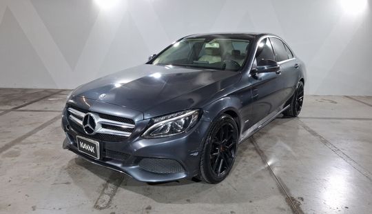 Mercedes Benz • Clase C