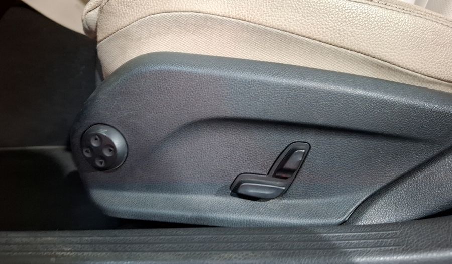 Mercedes Benz Clase C 2.0 200 CGI SPORT AT Sedan 2016