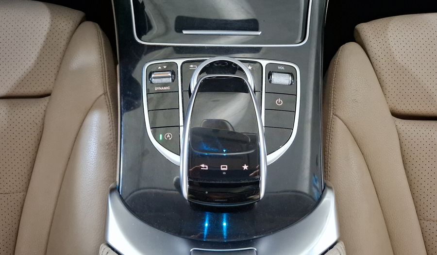 Mercedes Benz Clase C 2.0 200 CGI SPORT AT Sedan 2016