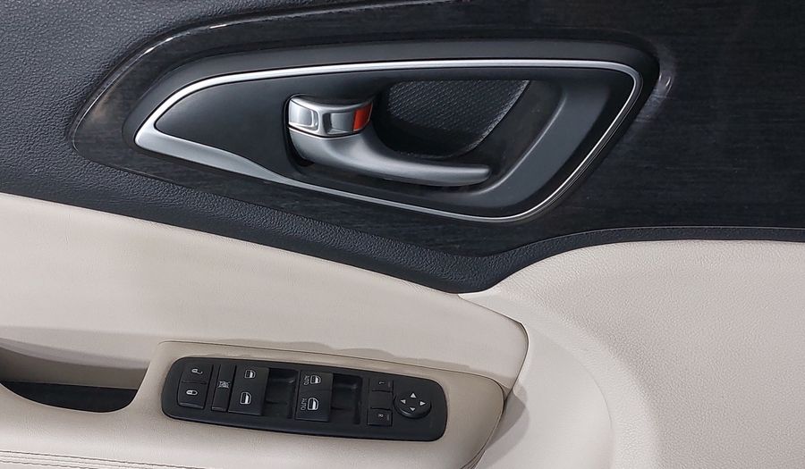 Chrysler 200 3.6 C ADVANCE Sedan 2016