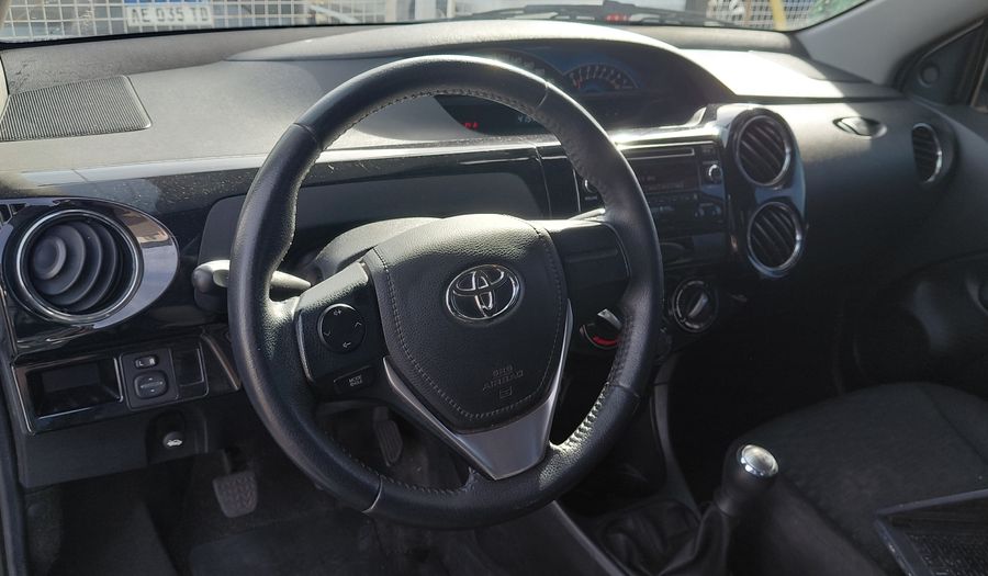 Toyota Etios 1.5 XLS 2016 Sedan