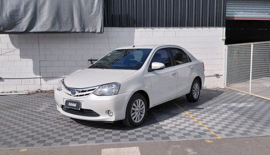 Toyota • Etios