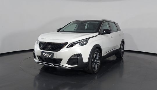 Peugeot • 5008