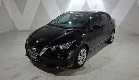 Nissan • Versa