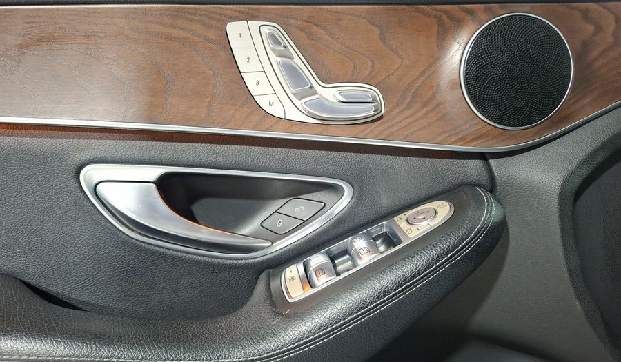 Mercedes Benz Clase C 2.0 200 EXCLUSIVE AUTO Sedan 2018