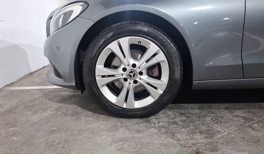Mercedes Benz Clase C 2.0 200 EXCLUSIVE AUTO Sedan 2018