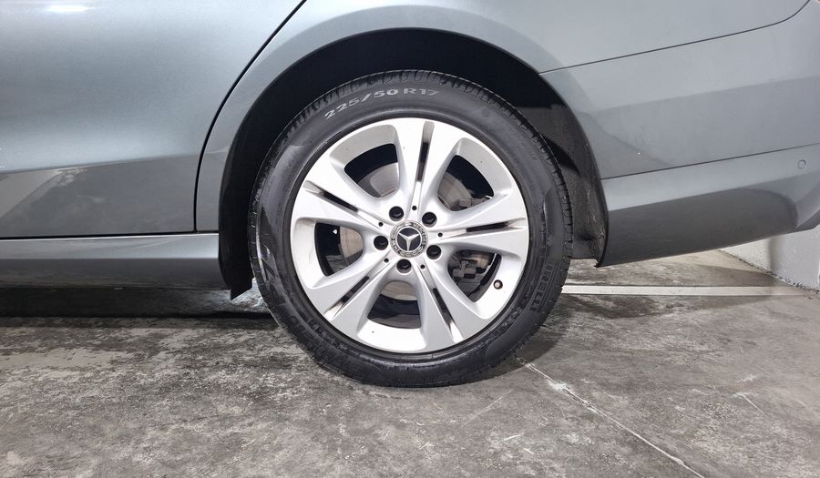 Mercedes Benz Clase C 2.0 200 EXCLUSIVE AUTO Sedan 2018