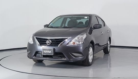 Nissan • Versa