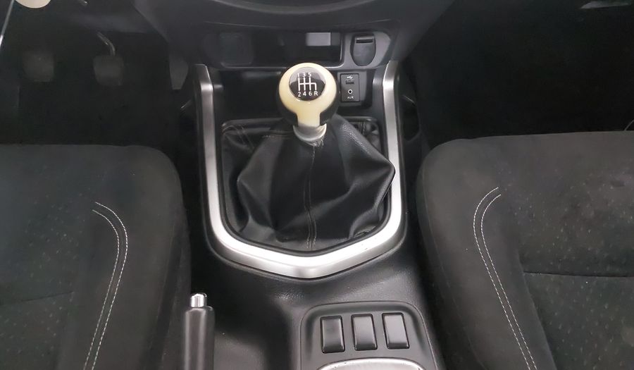 Nissan Np300 2.5 XE TM AC Pickup 2016