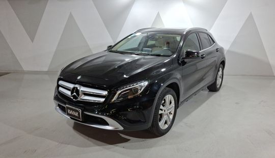 2017 • 74,394 km • Automático